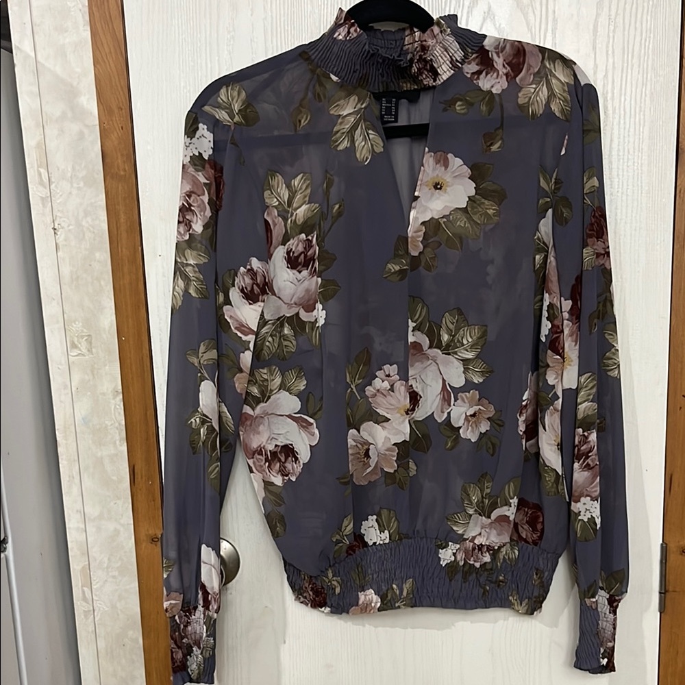Forever 21 Graphic Buttoned Blouse Gray and Pink